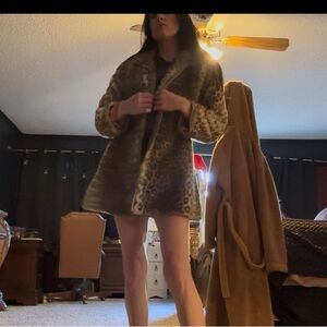 Elegant Leopard Print Teddy Jacket